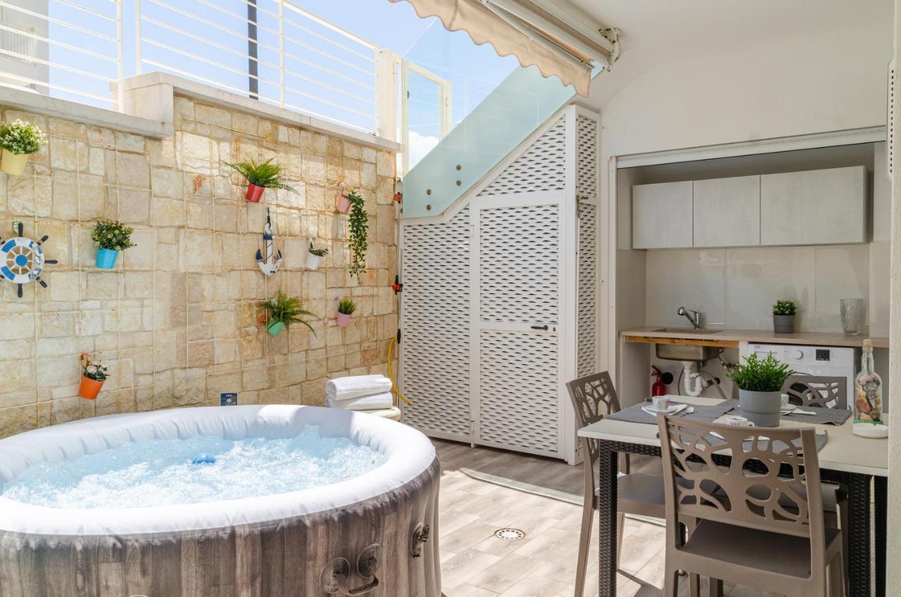 Apulialux Little Jem W Jacuzzi / 180 Steps From Sea Villa Polignano a Mare Bagian luar foto